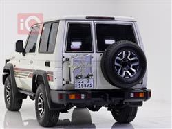 Toyota Land Cruiser 76